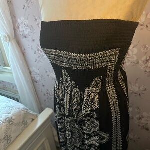 VENUS Black and White Strapless Dress